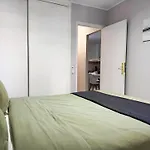 Americas 600 Metres From The With 2 Bedrooms And 2 Bathrooms דירה