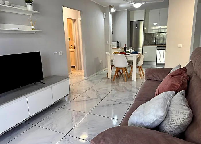 Americas 600 Metres From The With 2 Bedrooms And 2 Bathrooms * Playa de las Américas