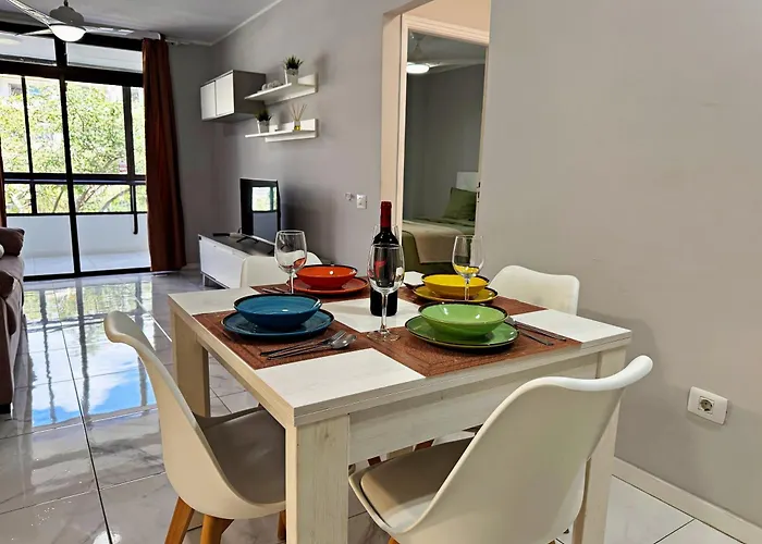 Apartment Americas 600 Metres From The With 2 Bedrooms And 2 Bathrooms *