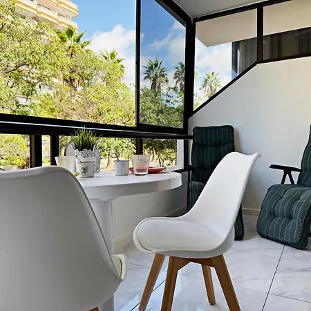 Apartmán Americas 600 Metres From The With 2 Bedrooms And 2 Bathrooms Playa de las Americas (Tenerife)