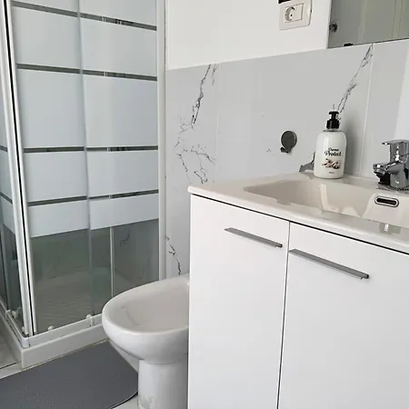 Americas 600 Metres From The With 2 Bedrooms And 2 Bathrooms *