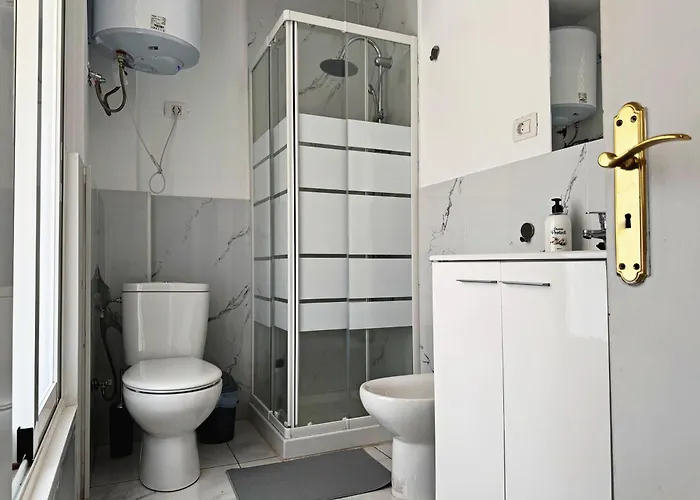 شقة Americas 600 Metres From The With 2 Bedrooms And 2 Bathrooms *