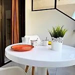 Americas 600 Metres From The With 2 Bedrooms And 2 Bathrooms *