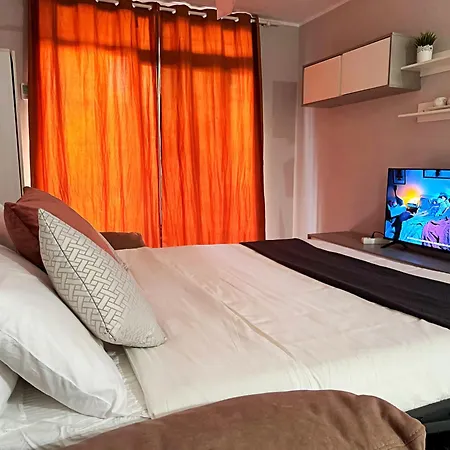 Americas 600 Metres From The With 2 Bedrooms And 2 Bathrooms Apartment *