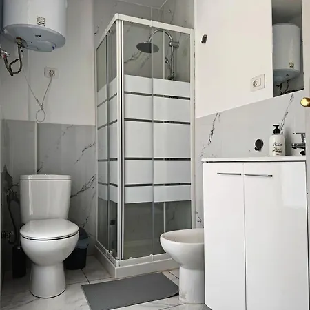 Apartment Americas 600 Metres From The With 2 Bedrooms And 2 Bathrooms *